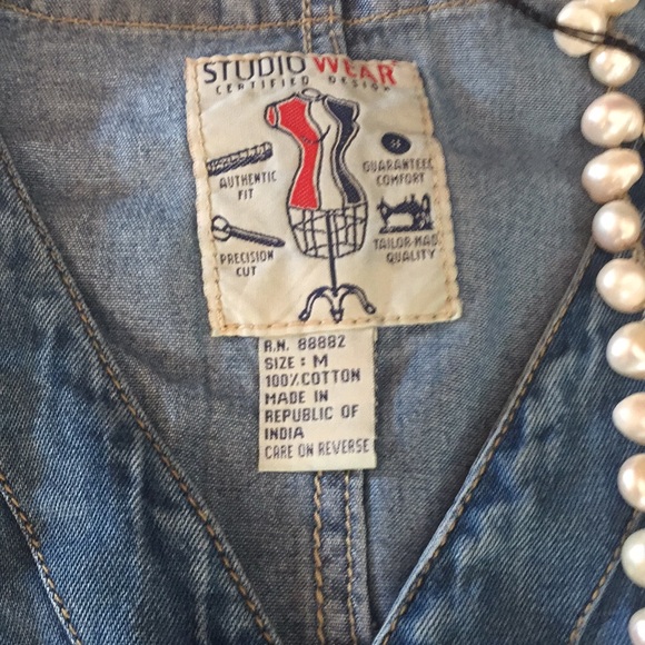 Studio wear great blue jean vest - Picture 3 of 7